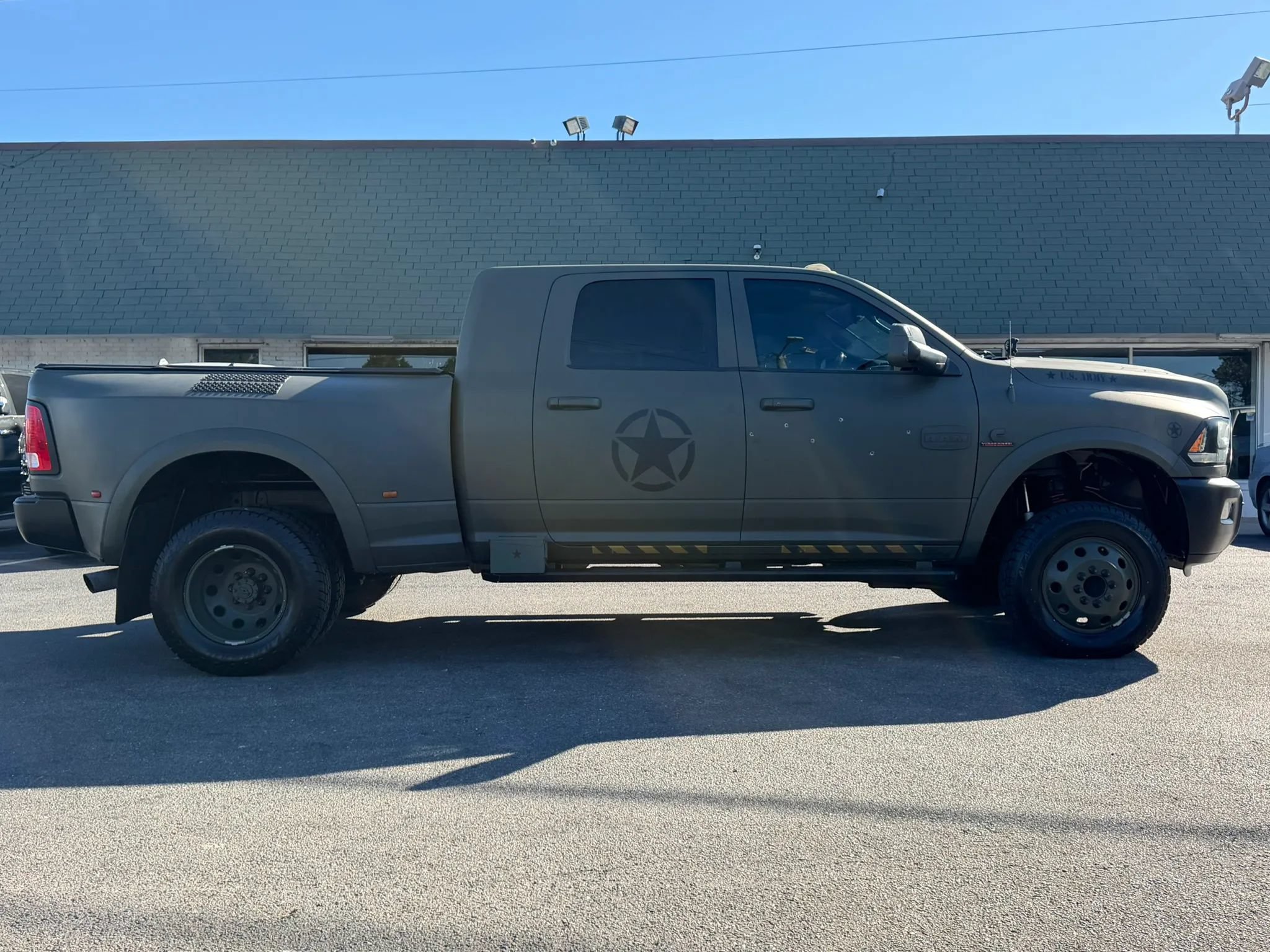 Used 2014 RAM 3500 Laramie Longhorn AWD/4WD image 4