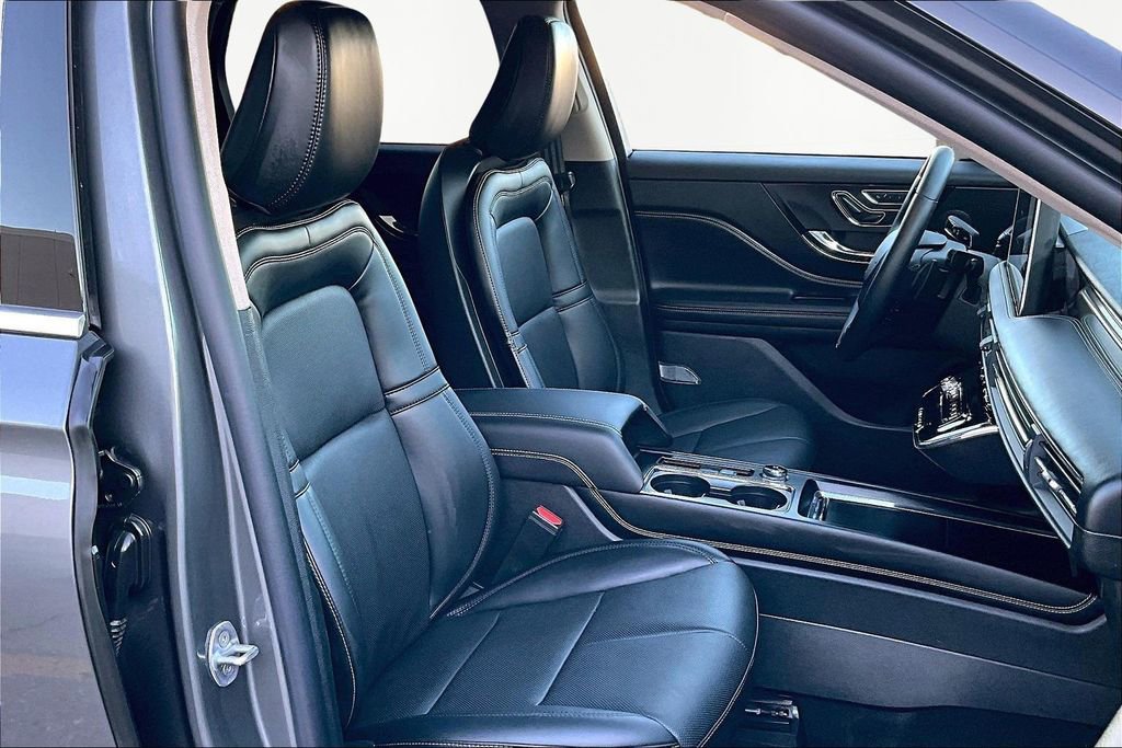 Used 2025 Lincoln Corsair Reserve image 7