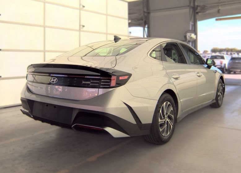 Used 2026 Hyundai Sonata Blue FWD image 3