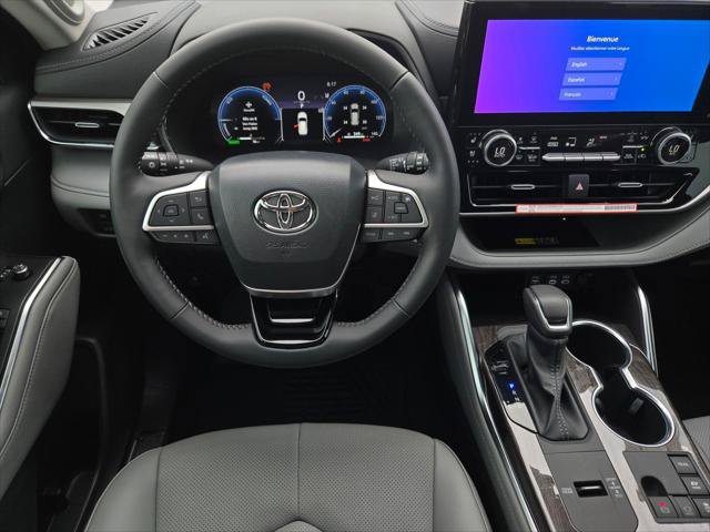Certified 2026 Toyota Highlander Platinum AWD/4WD image 13