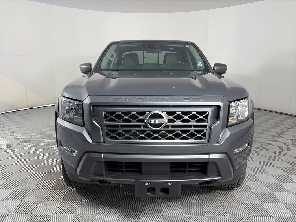 Used 2022 Nissan Frontier SV image 2