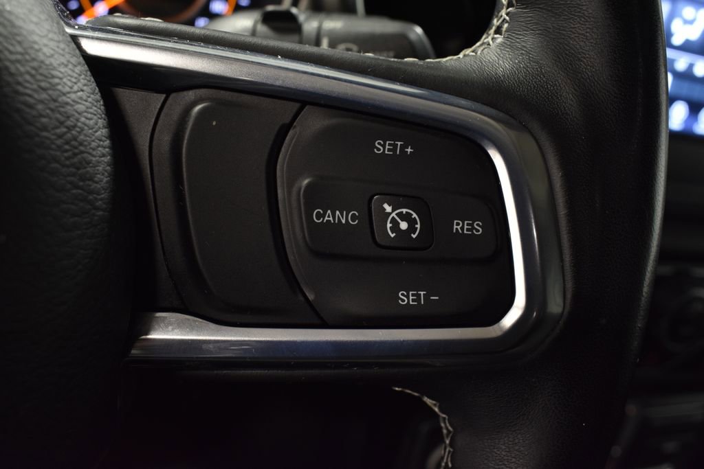 Used 2018 Jeep Wrangler Unlimited Sahara w/ Cold Weather Group image 18