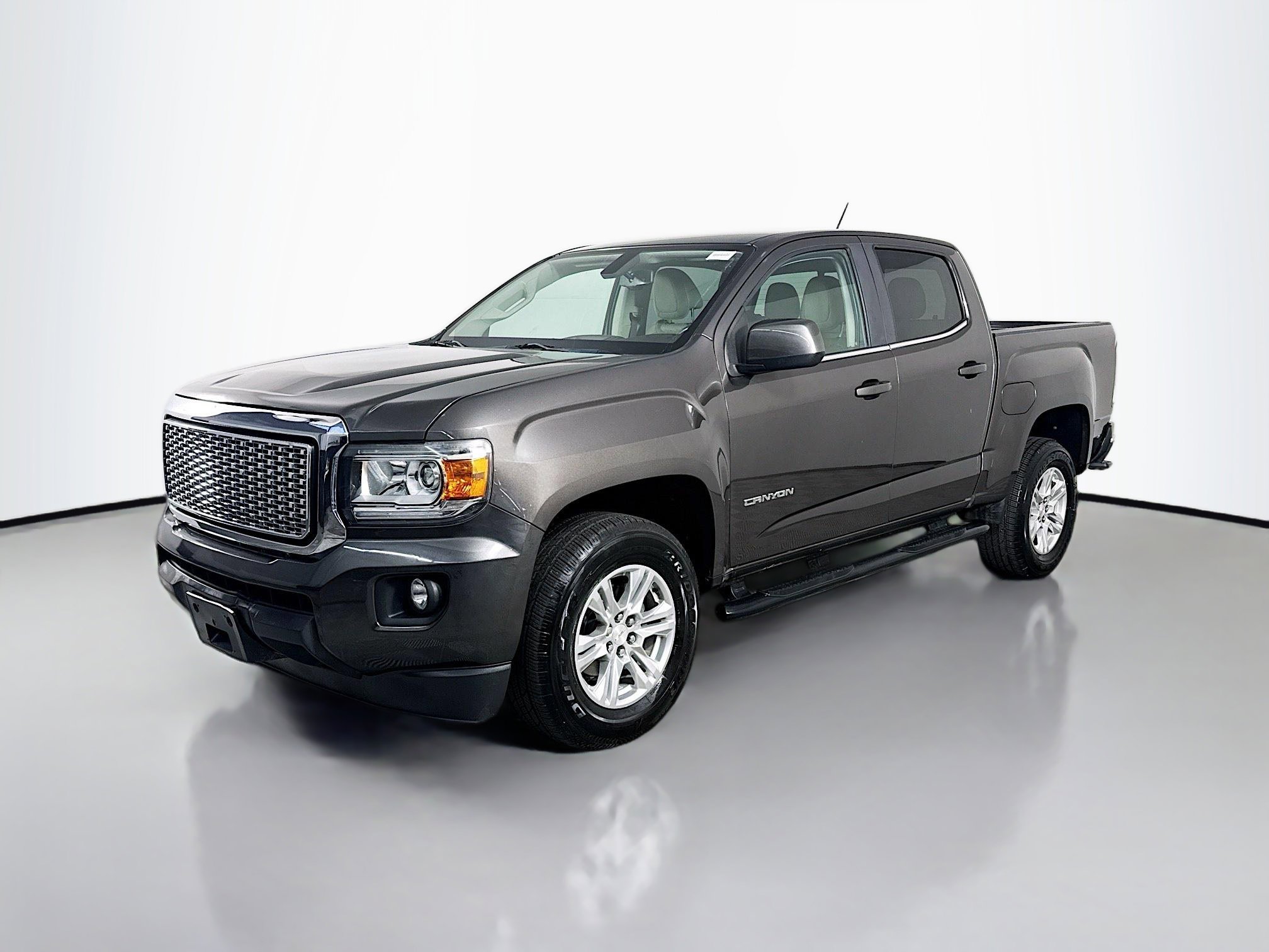 Used 2020 GMC Canyon SLE w/ SLE Convenience Package image 4