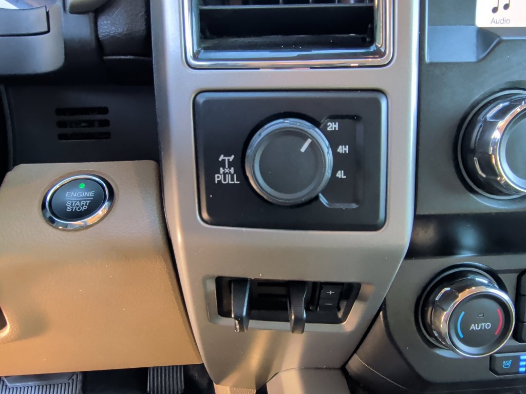 Certified 2019 Ford F250 Lariat w/ Lariat Ultimate Package AWD/4WD image 28