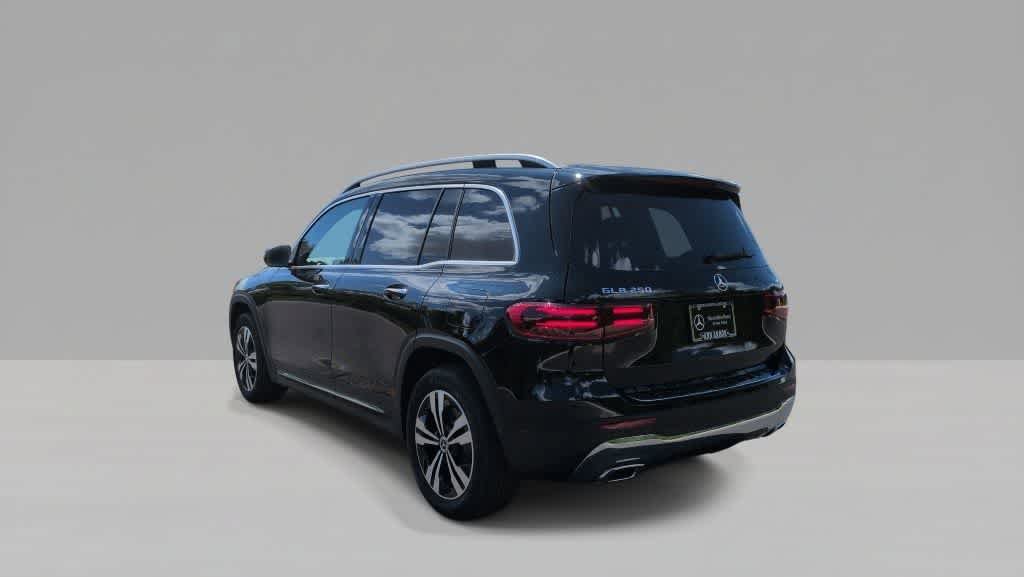Used 2026 Mercedes-Benz GLB 250 4MATIC image 6