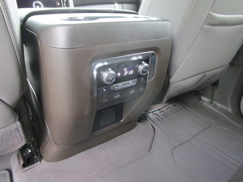 New 2026 GMC Yukon XL Elevation w/ Elevation Premium Package RWD image 21