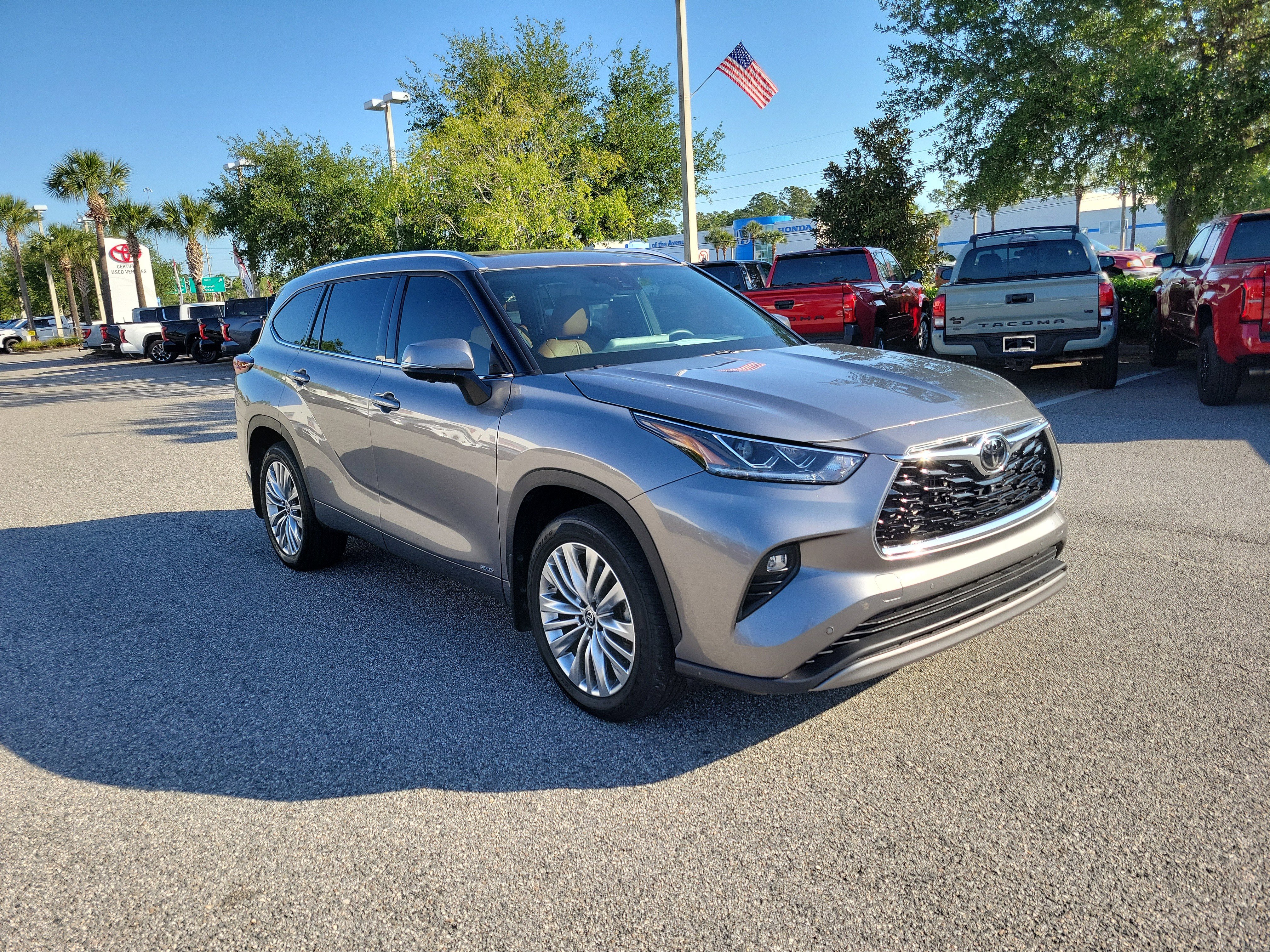 Certified 2025 Toyota Highlander Platinum image 13