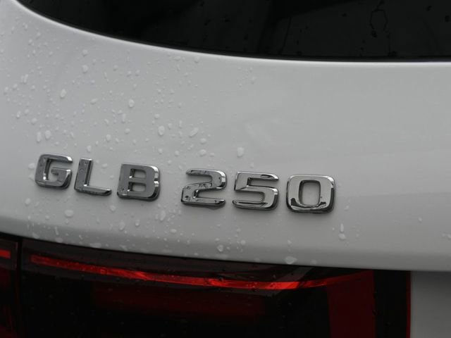 New 2025 Mercedes-Benz GLB 250 image 16