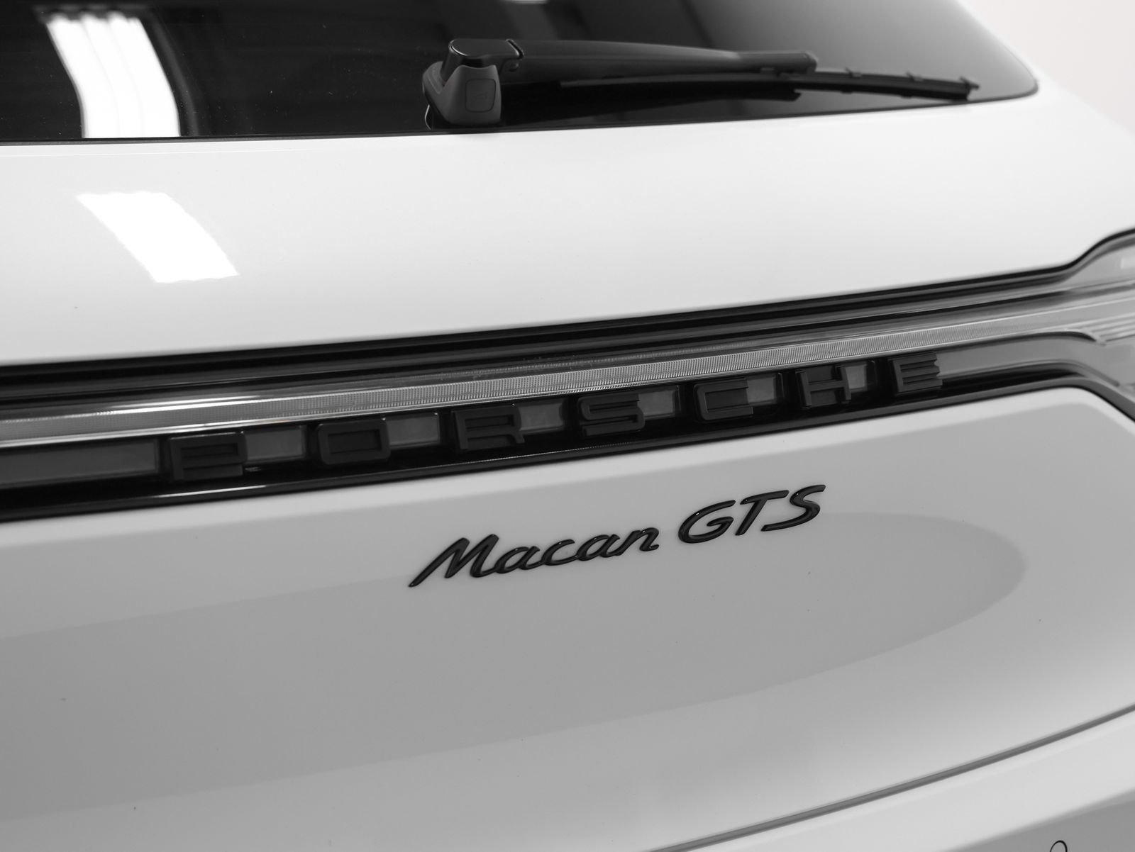 Certified 2022 Porsche Macan GTS image 25