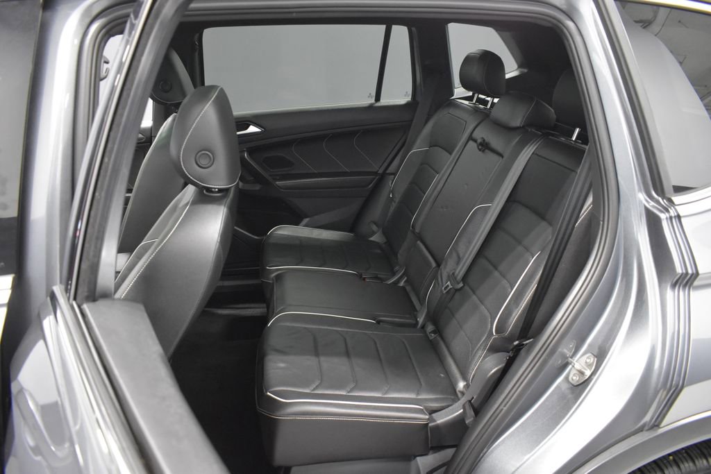 Used 2023 Volkswagen Tiguan SEL R-Line image 30