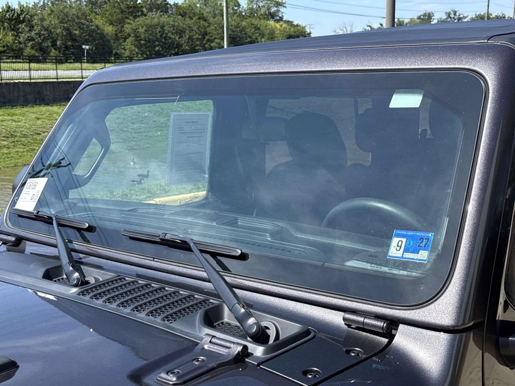 Used 2025 Jeep Wrangler Sport AWD/4WD image 12