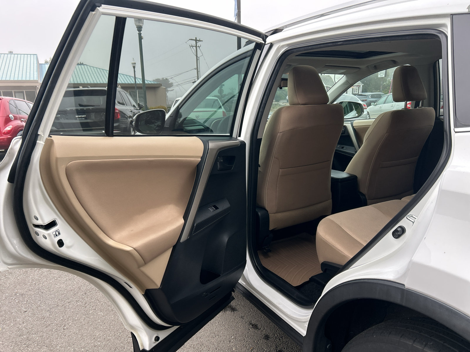 Used 2013 Toyota RAV4 XLE FWD image 29