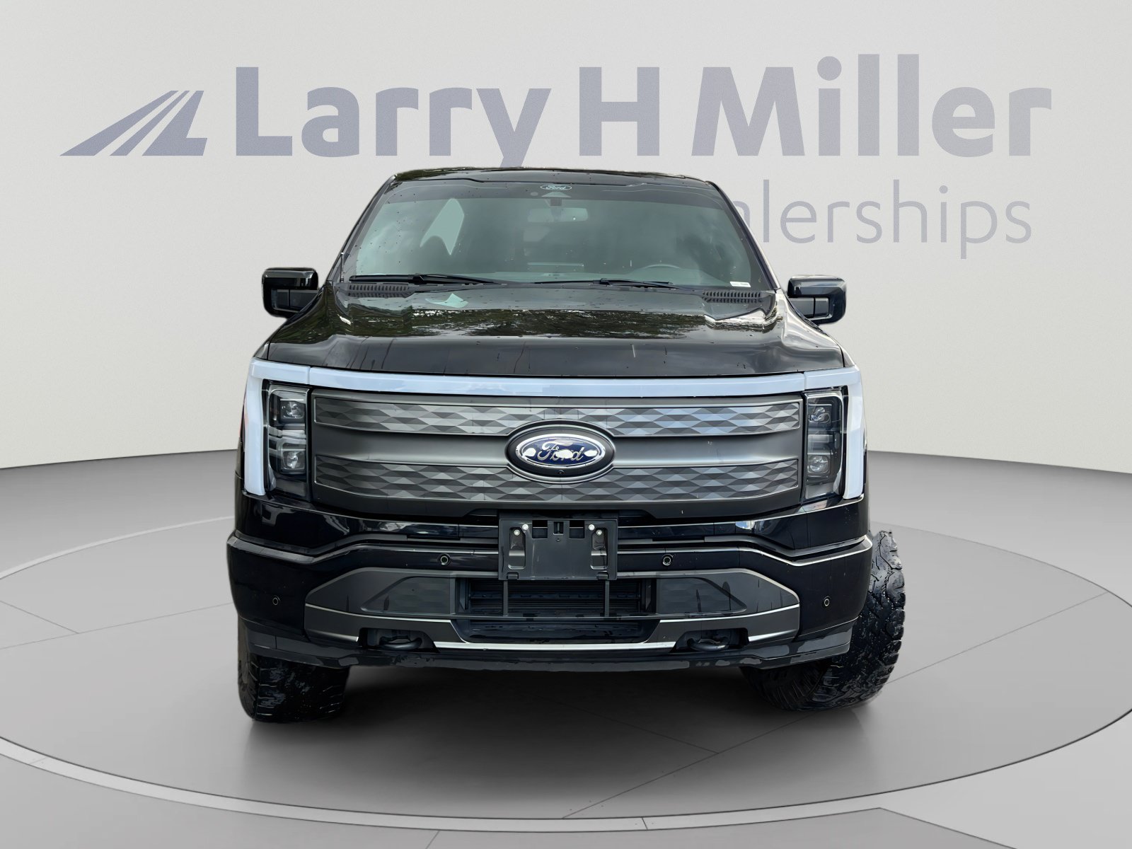 Used 2022 Ford F150 Lightning Lariat w/ Tow Technology Package AWD/4WD image 8