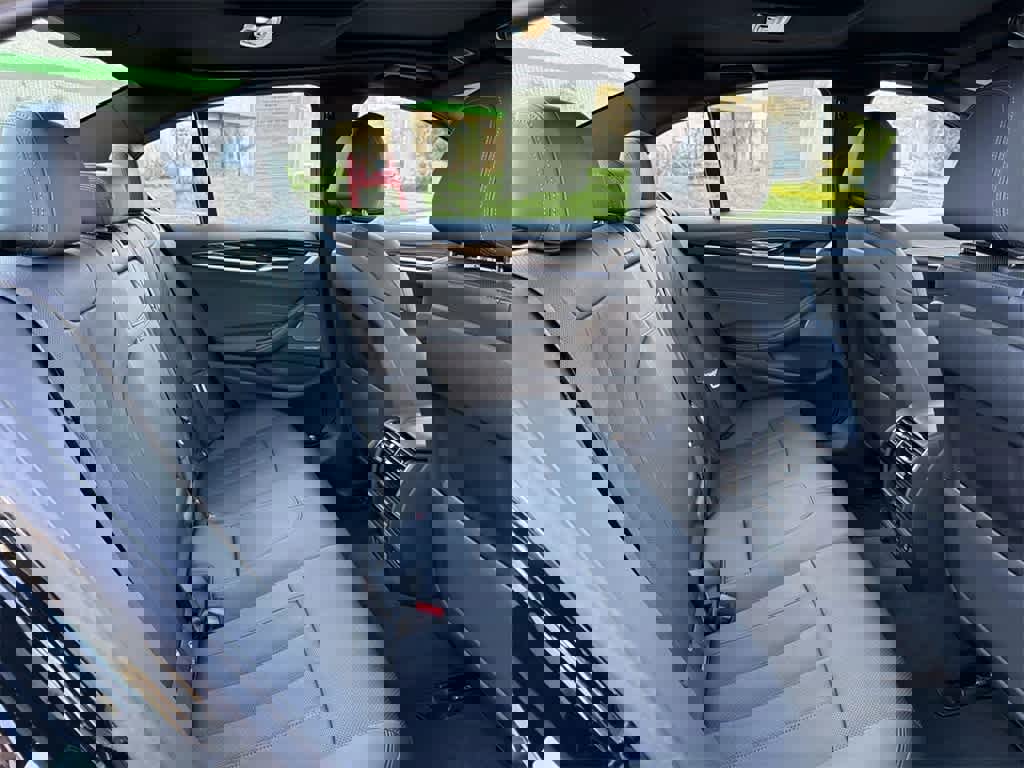 Used 2023 BMW 530e xDrive image 34