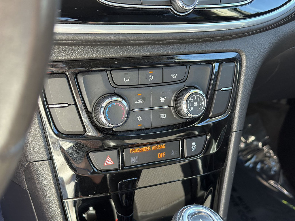 Used 2020 Buick Encore Preferred FWD image 35