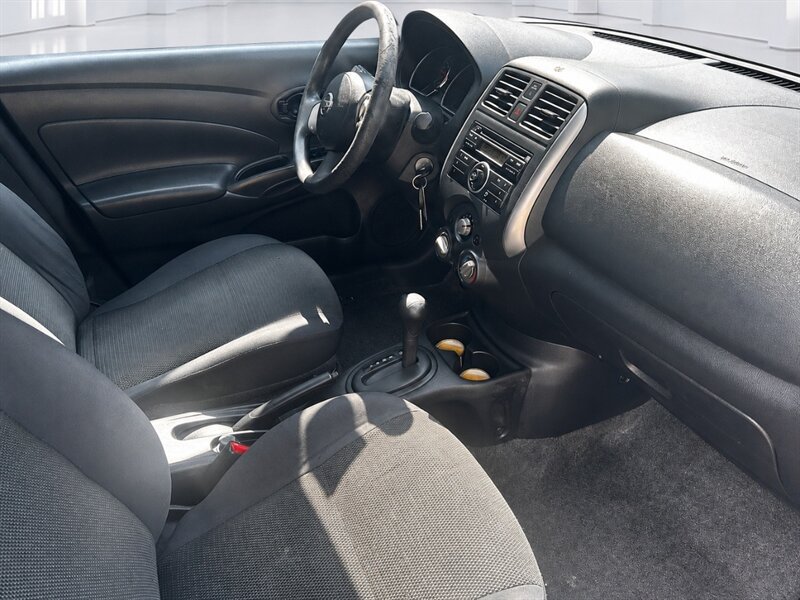 Used 2012 Nissan Versa SV FWD image 10