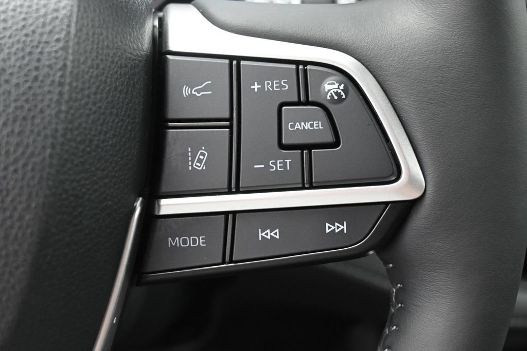 Used 2022 Toyota Highlander Limited AWD/4WD image 19
