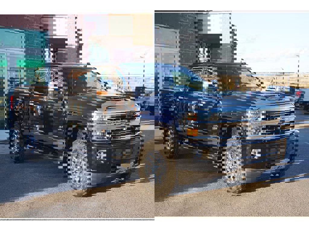 Used 2018 Chevrolet Silverado 3500 High Country image 3