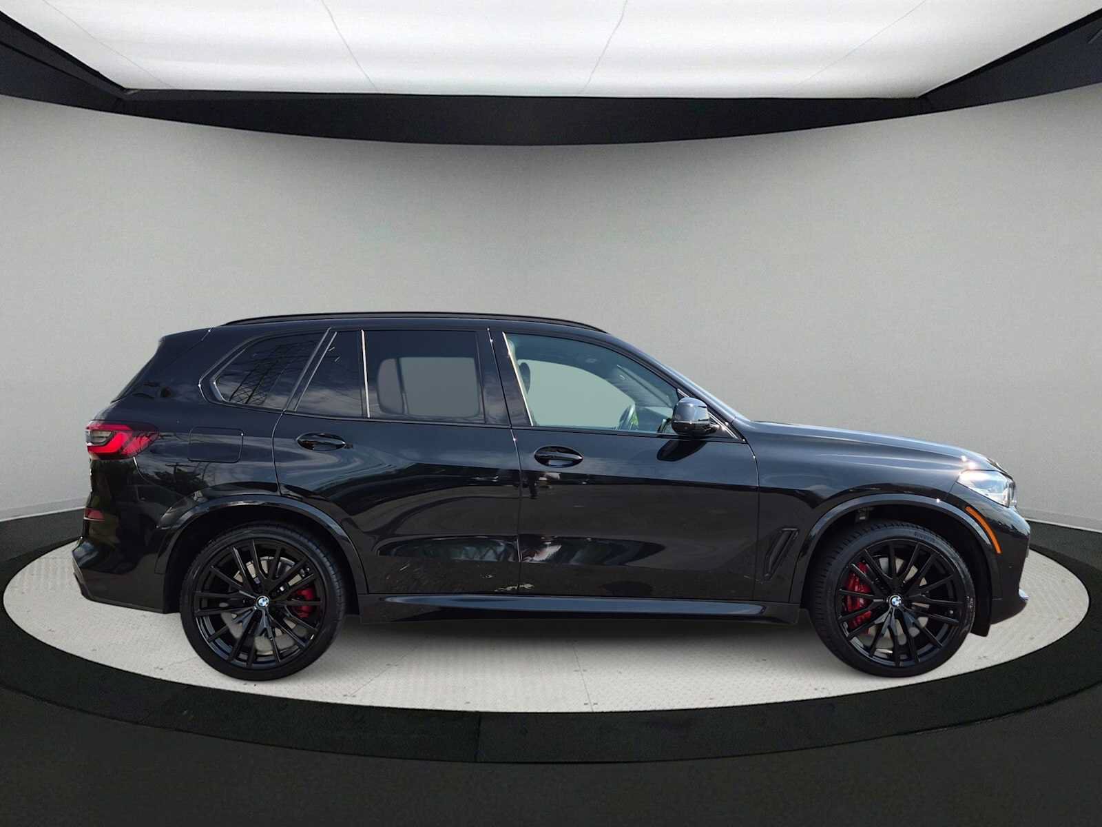 Used 2021 BMW X5 M50i w/ Premium Package AWD/4WD image 9
