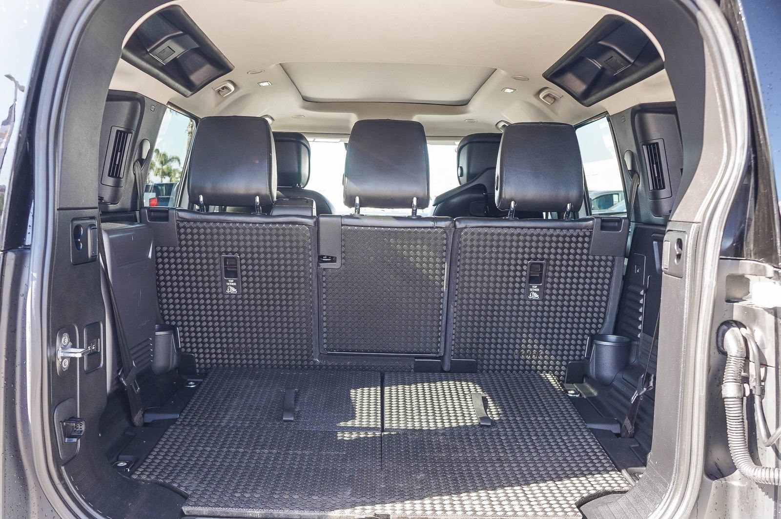 Used 2020 Land Rover Defender 110 HSE AWD/4WD image 29