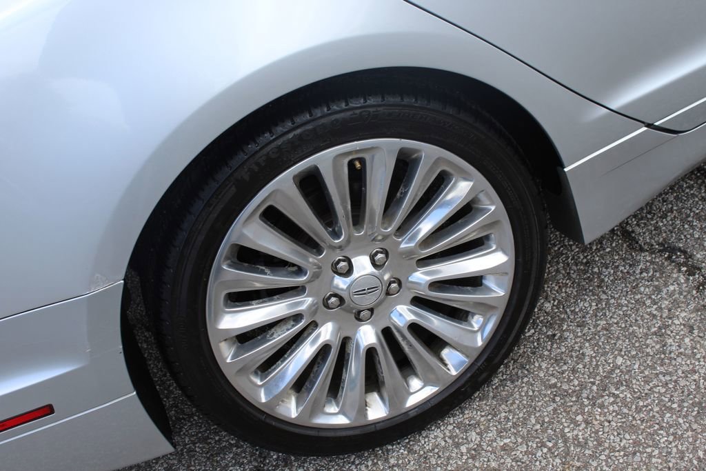 Used 2013 Lincoln MKZ FWD image 9