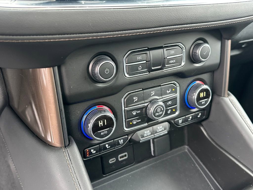Used 2024 Chevrolet Suburban High Country w/ Advanced Technology Package image 28
