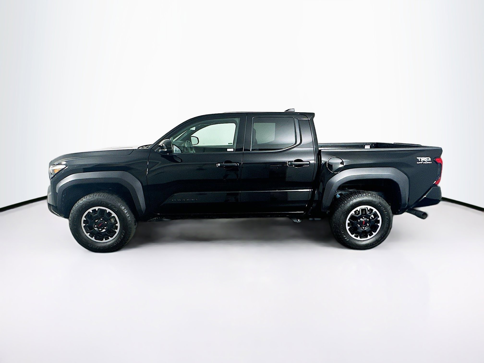 Used 2025 Toyota Tacoma TRD Off-Road AWD/4WD image 4