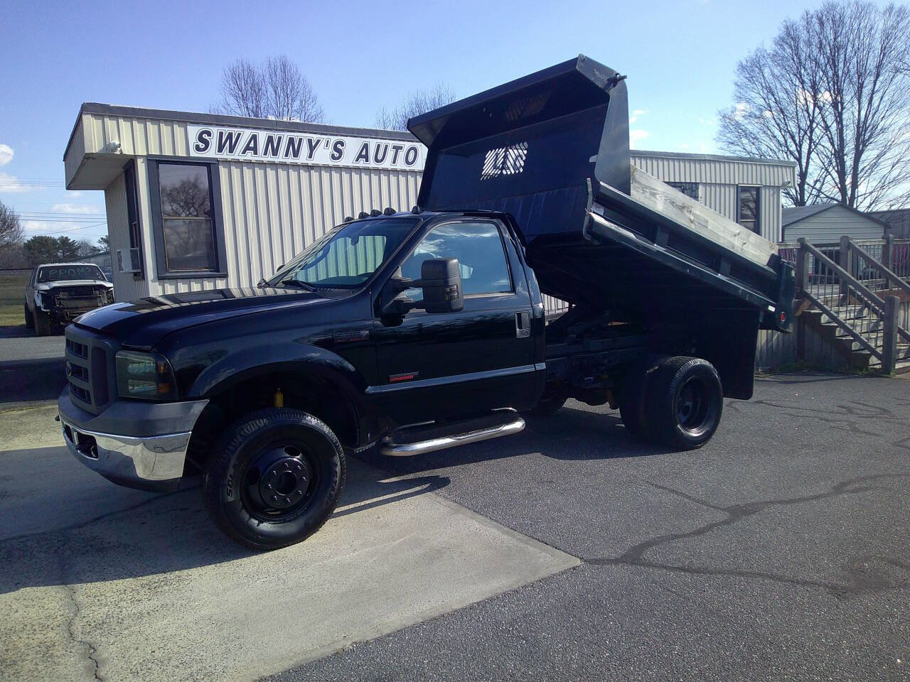 Used 2005 Ford F350 4x4 Regular Cab DRW Super Duty image 12