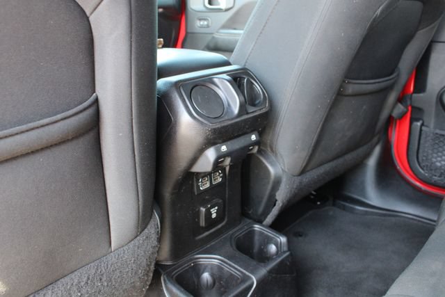 Used 2018 Jeep Wrangler Unlimited Sahara w/ Cold Weather Group AWD/4WD image 21