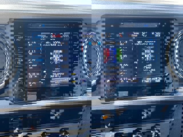 Used 2017 Toyota Tacoma TRD Sport w/ Tow Package (A/T) image 24