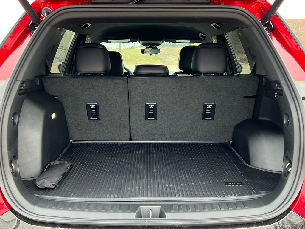 New 2026 GMC Terrain AT4 w/ Convenience Package III image 38