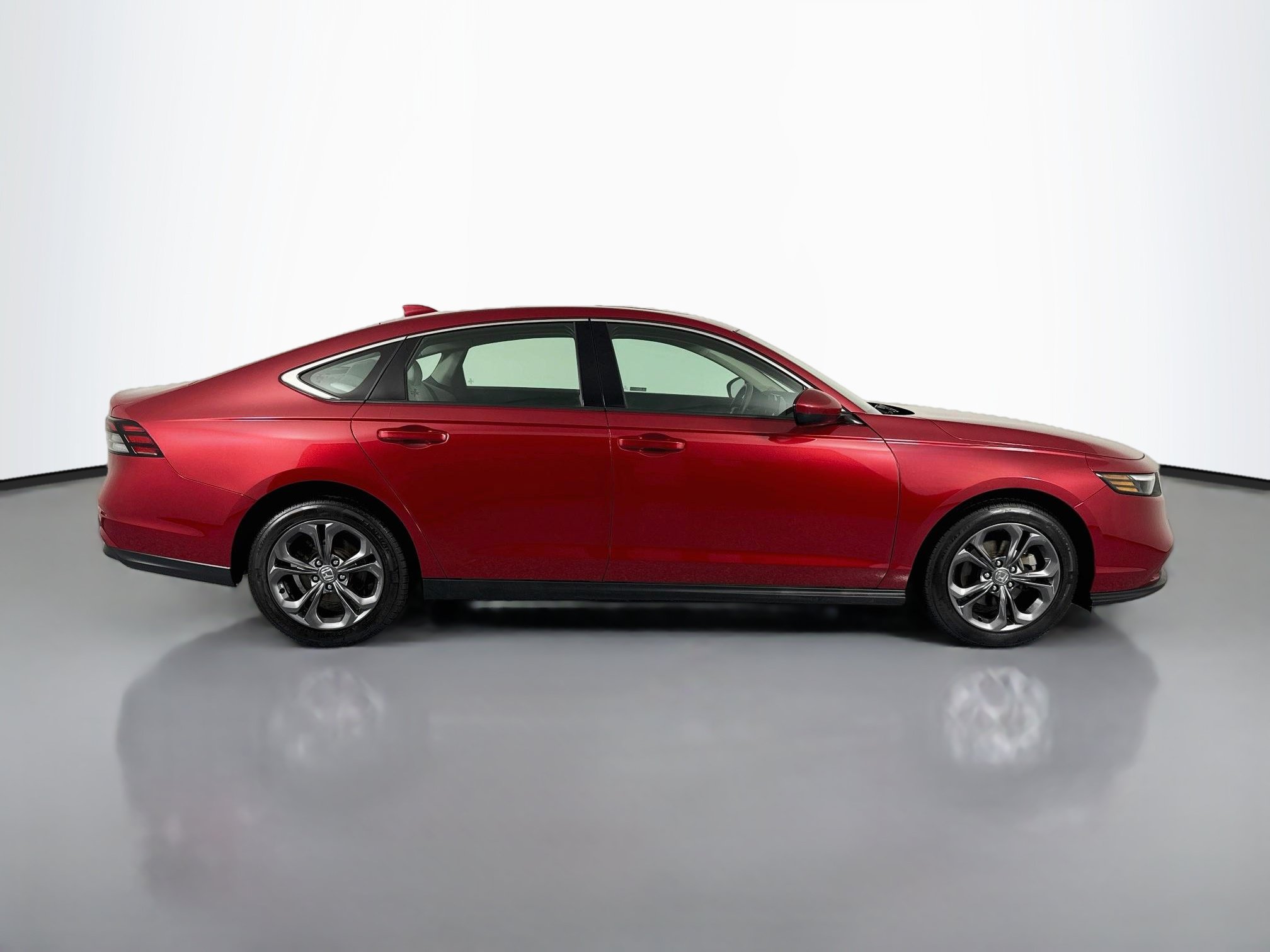 Certified 2023 Honda Accord EX image 4