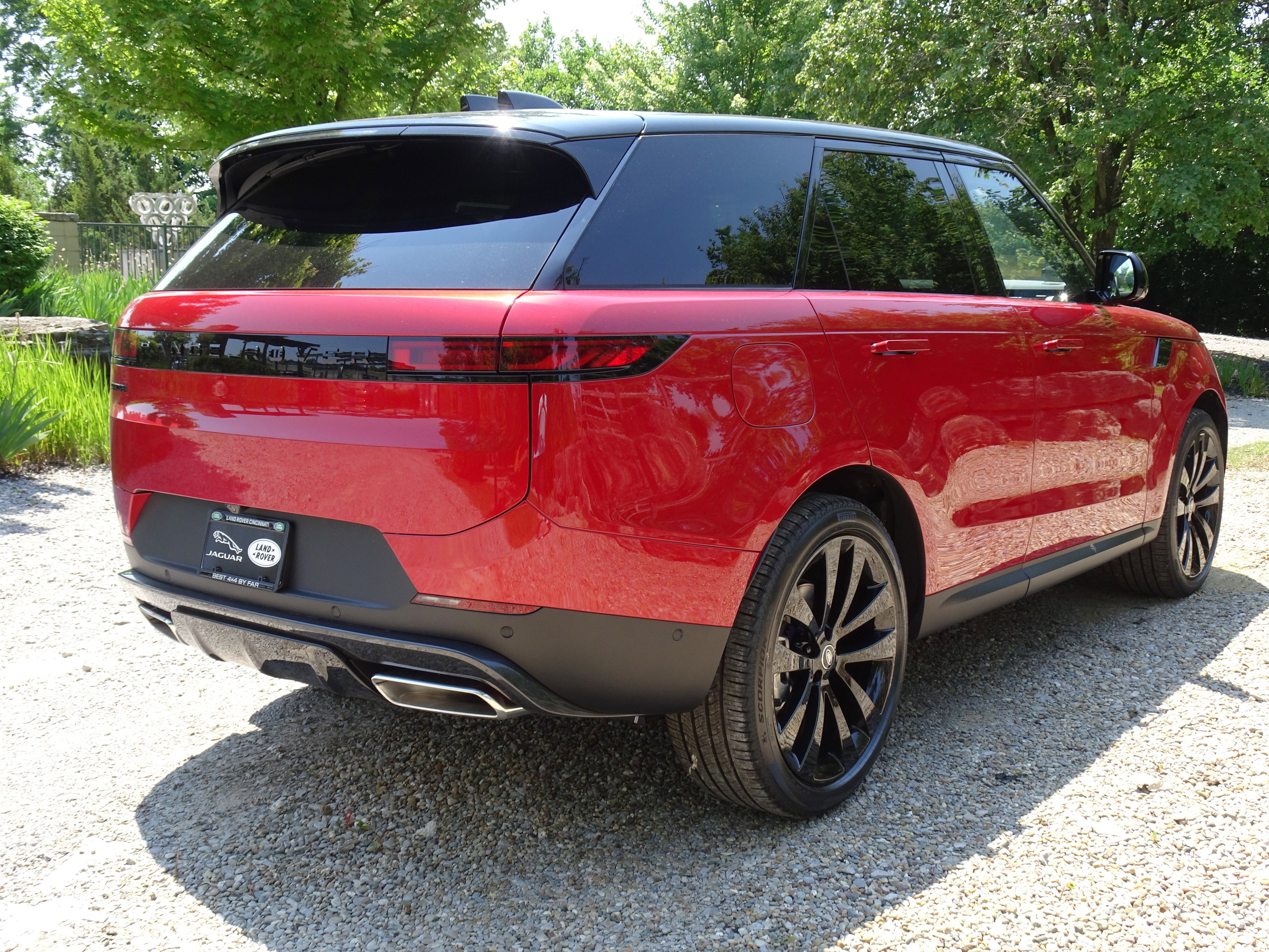 New 2025 Land Rover Range Rover Sport SE AWD/4WD image 9