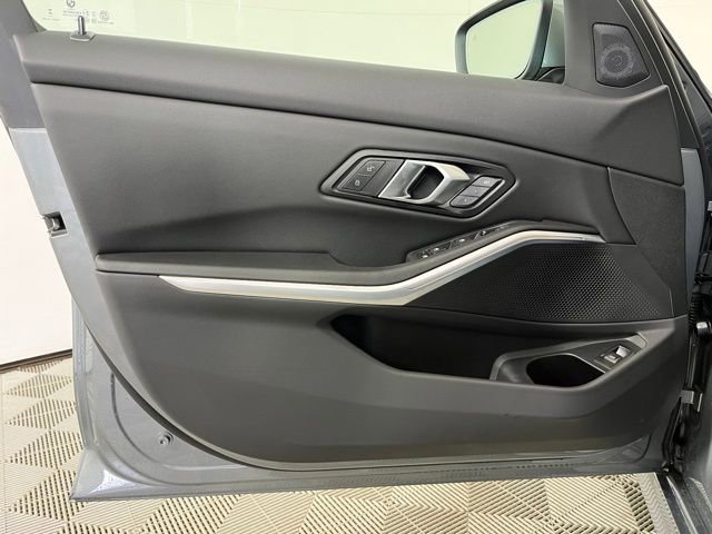 Used 2025 BMW 330i xDrive Sedan w/ Premium Package image 10