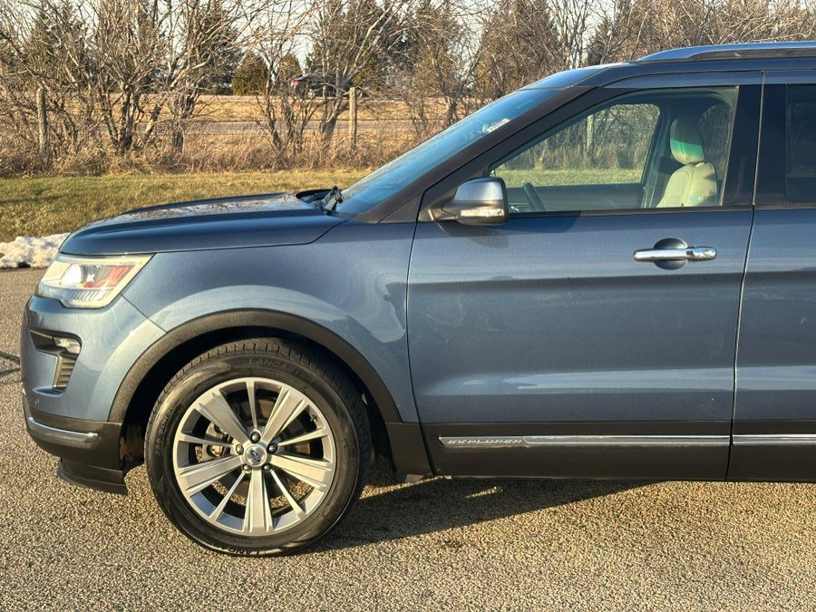 Used 2018 Ford Explorer Limited image 7