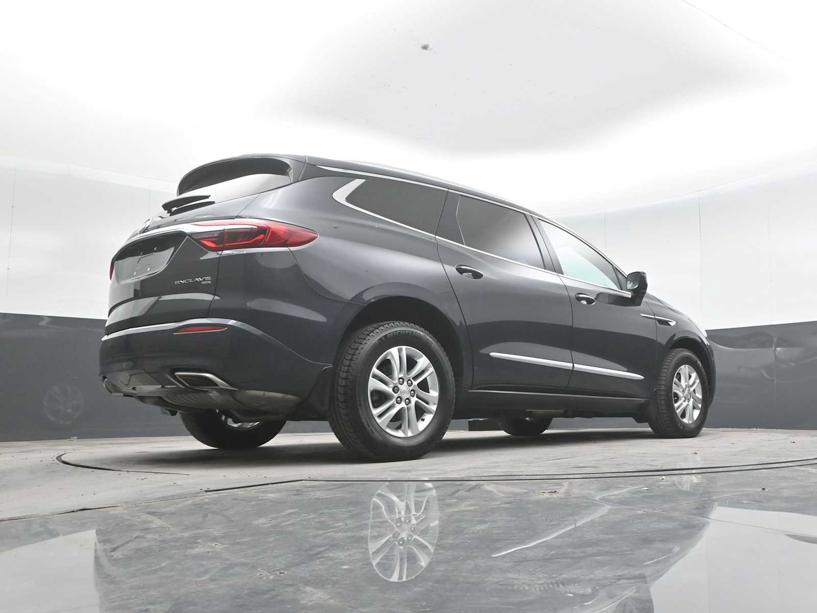 Used 2019 Buick Enclave Premium AWD/4WD image 34