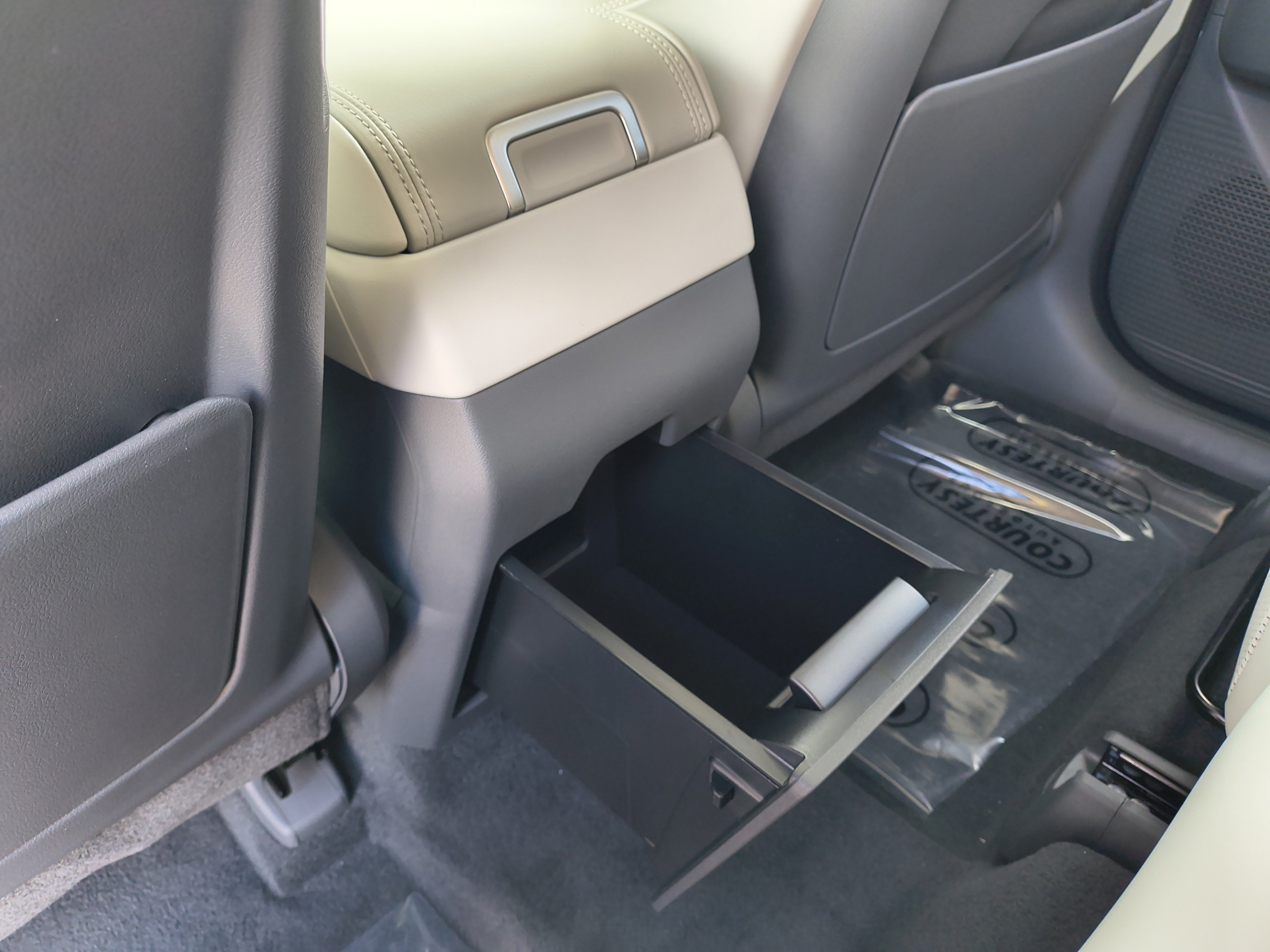 New 2027 Hyundai Santa Fe SEL FWD image 14