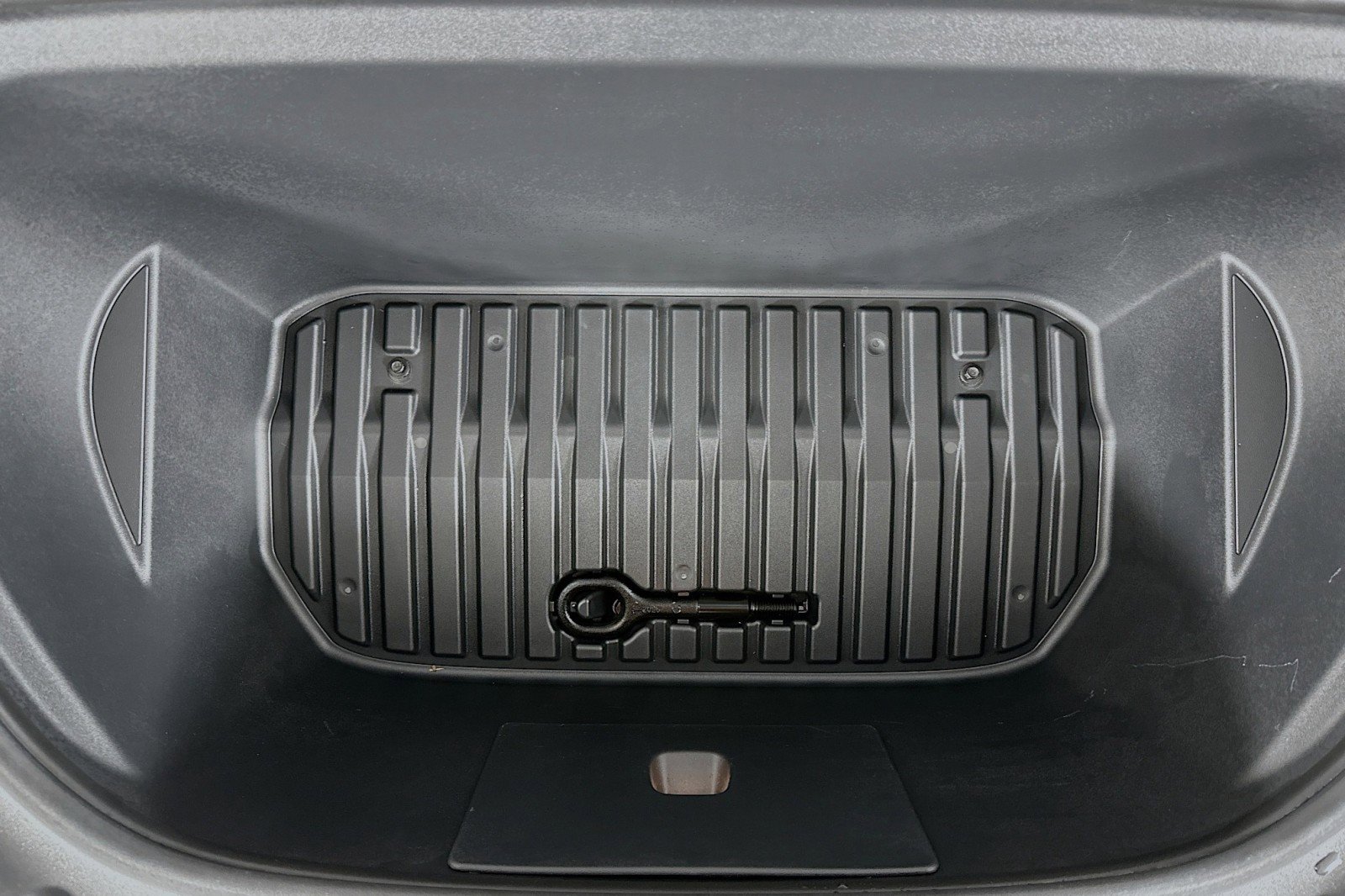 Used 2021 Tesla Model Y Long Range image 13