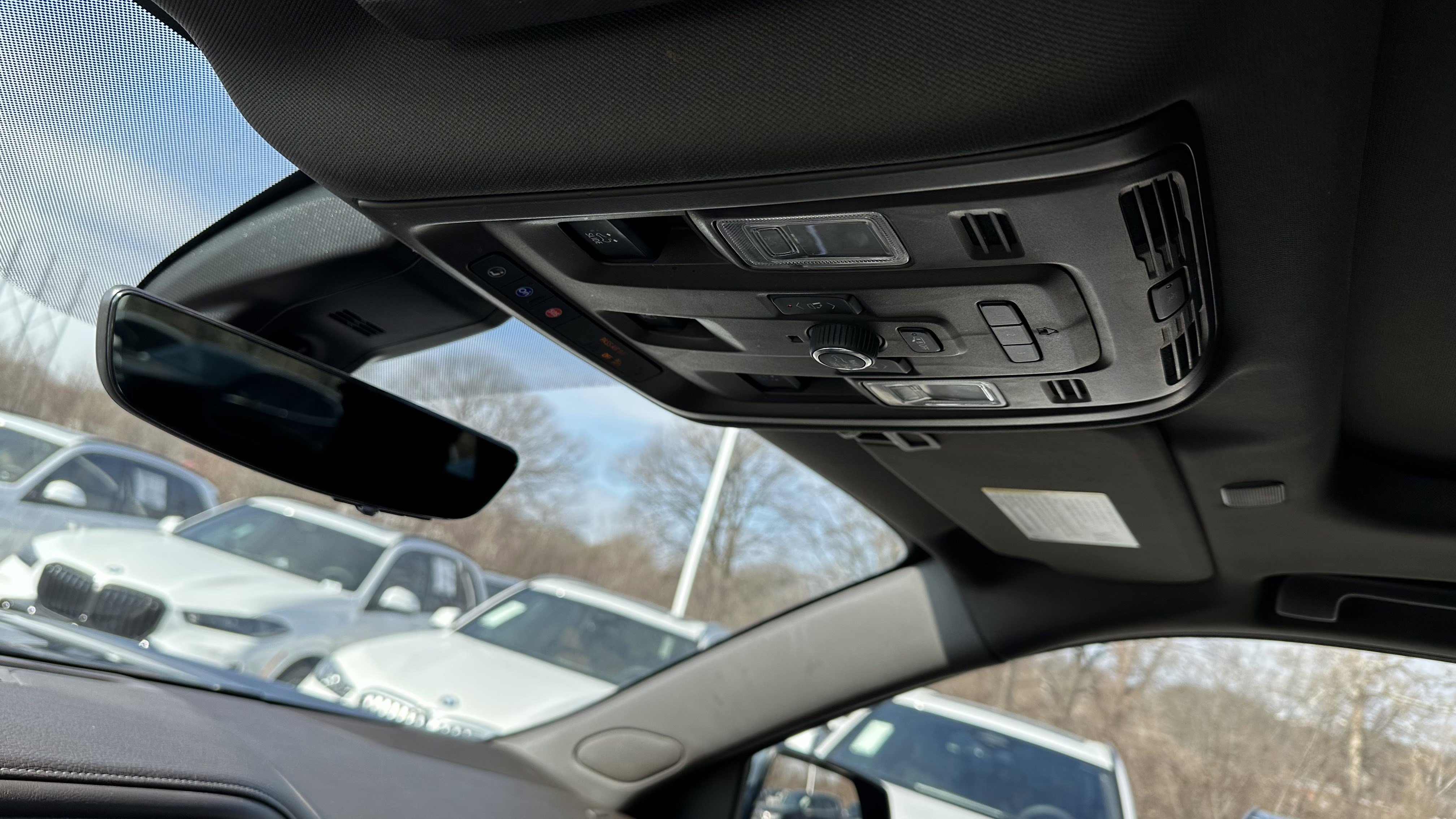 Used 2021 GMC Yukon Denali w/ Denali Premium Package image 29