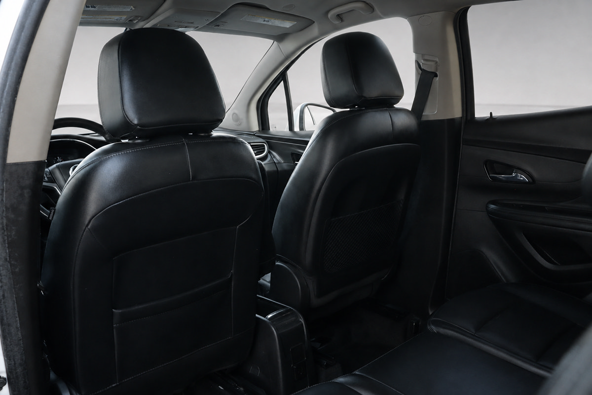 Used 2017 Buick Encore Essence FWD image 18
