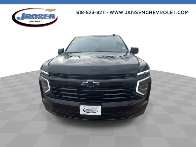 Used 2025 Chevrolet Suburban RST image 3