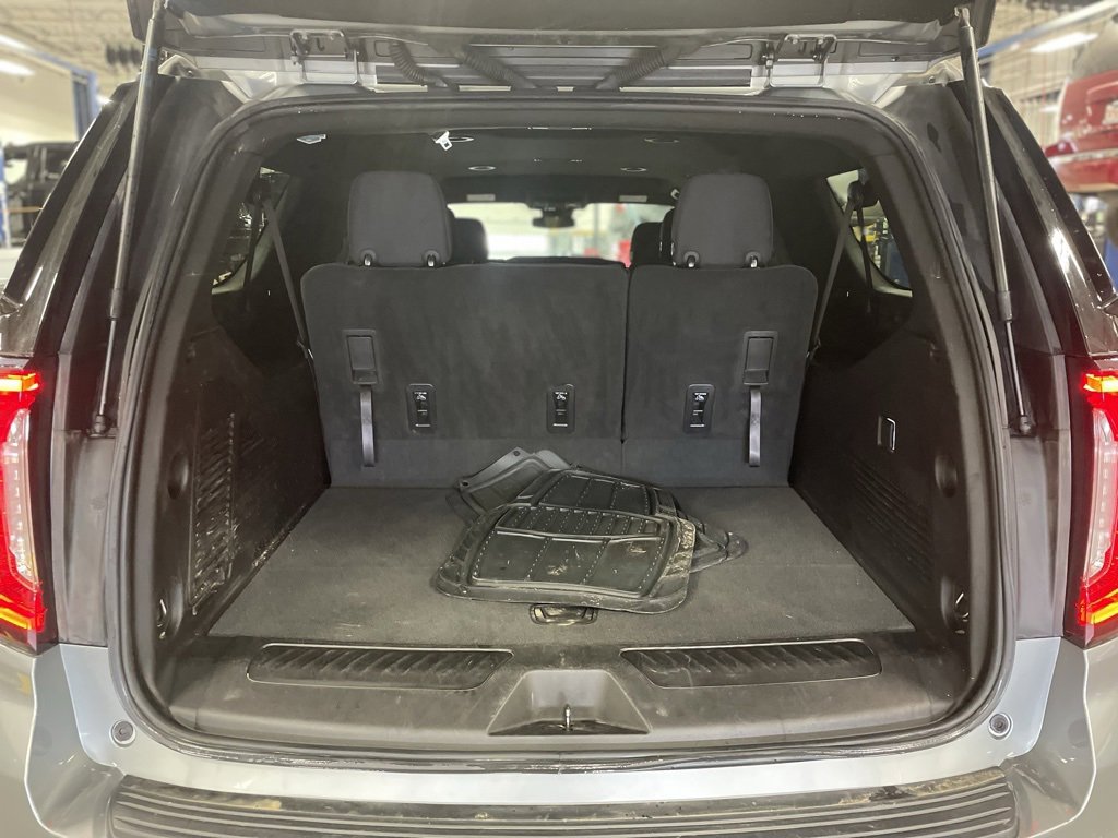 Used 2024 GMC Yukon XL SLE w/ Gmc Pro Safety Plus Package image 7