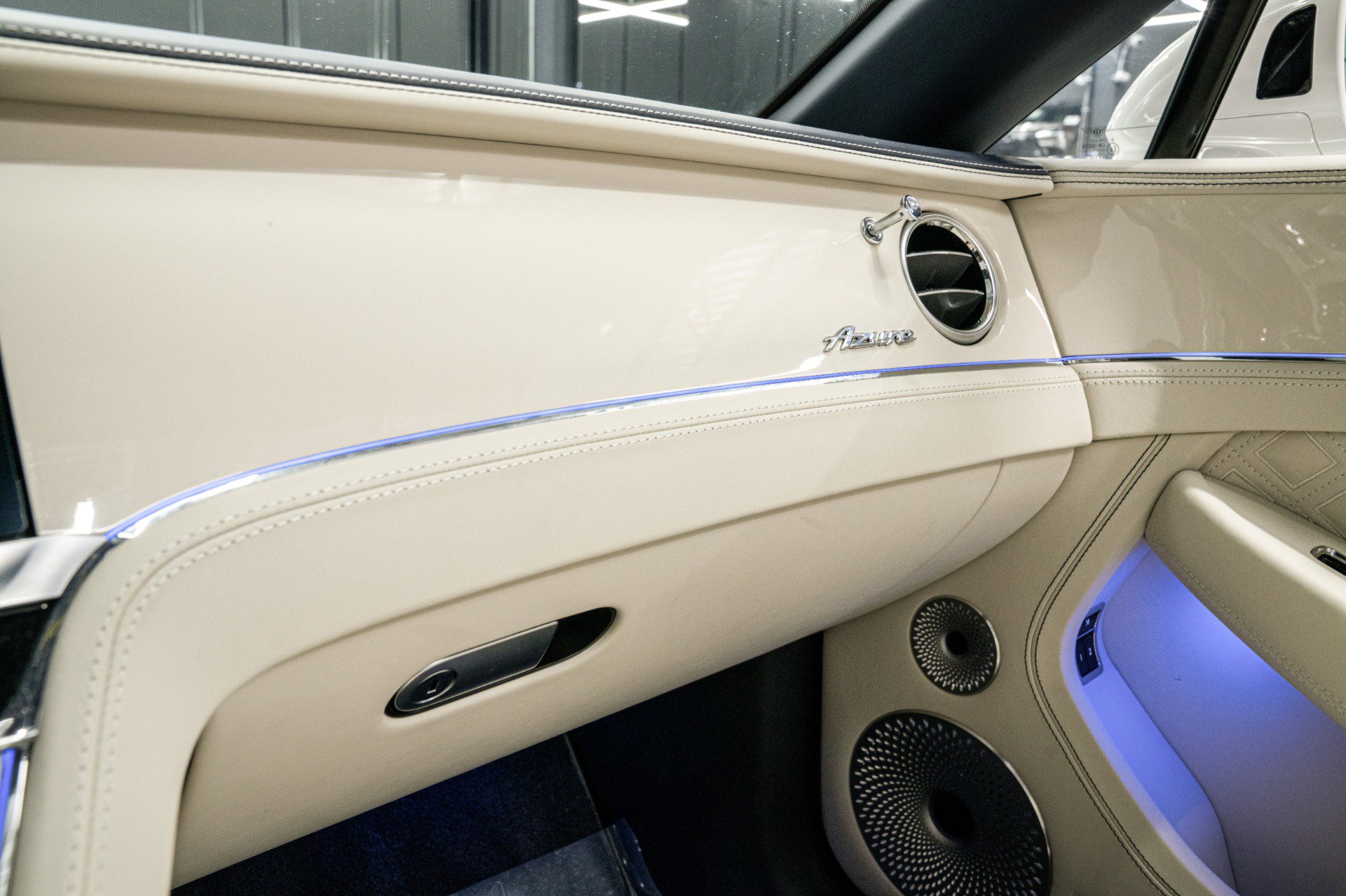 Used 2023 Bentley Continental GT Azure image 31