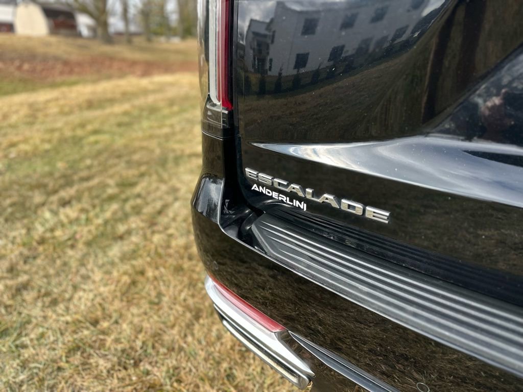 Used 2022 Cadillac Escalade Premium Luxury image 6