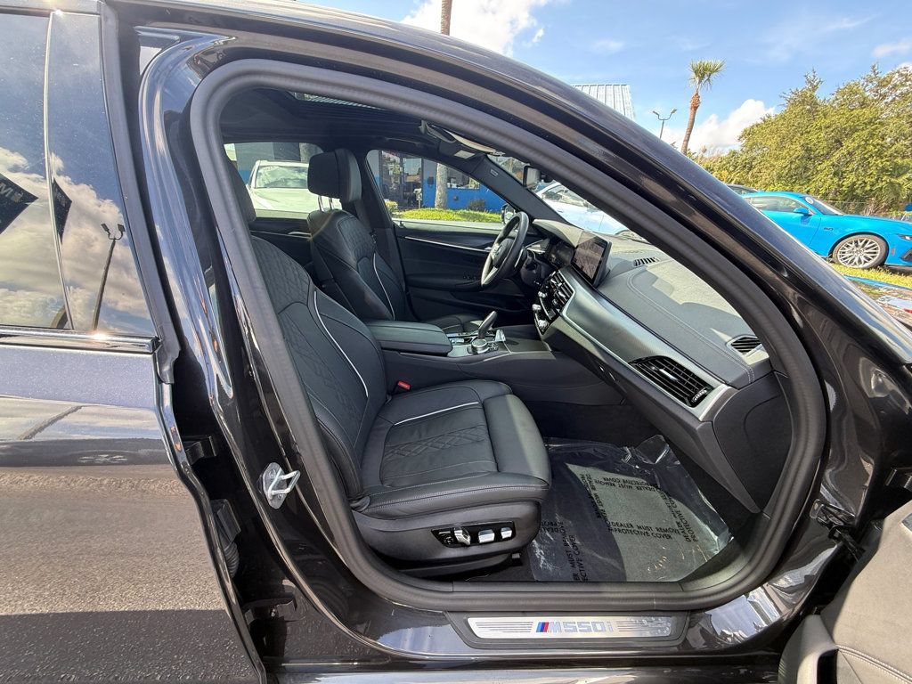 Used 2023 BMW M550i xDrive AWD/4WD image 32