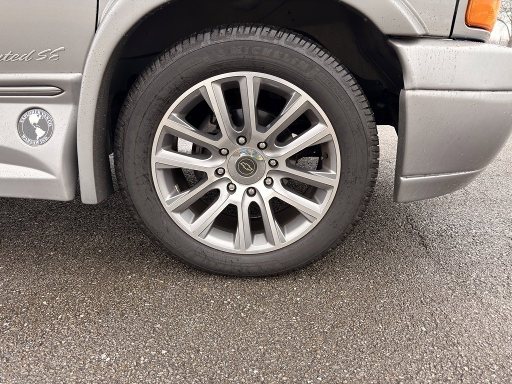 Used 2021 Chevrolet Express 2500 LS w/ Enhanced Convenience Package image 21