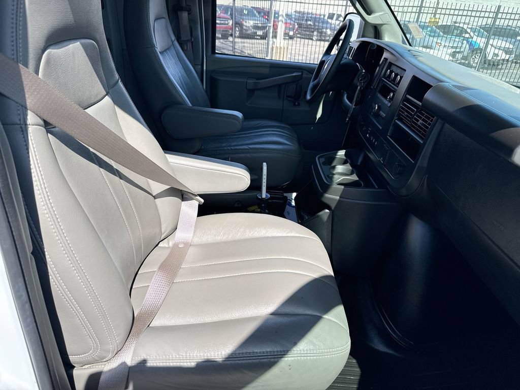 Used 2025 Chevrolet Express 2500 Extended w/ Driver Convenience Package RWD image 27