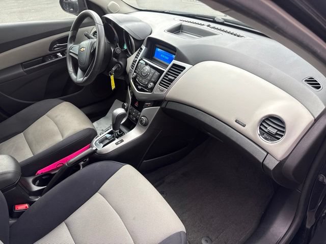 Used 2014 Chevrolet Cruze LS FWD image 13