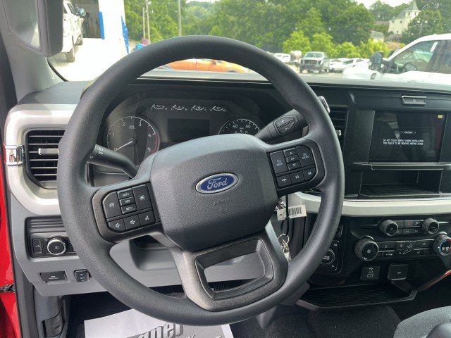 New 2025 Ford F550 4x4 SuperCab Super Duty w/ XLT Value Package image 15