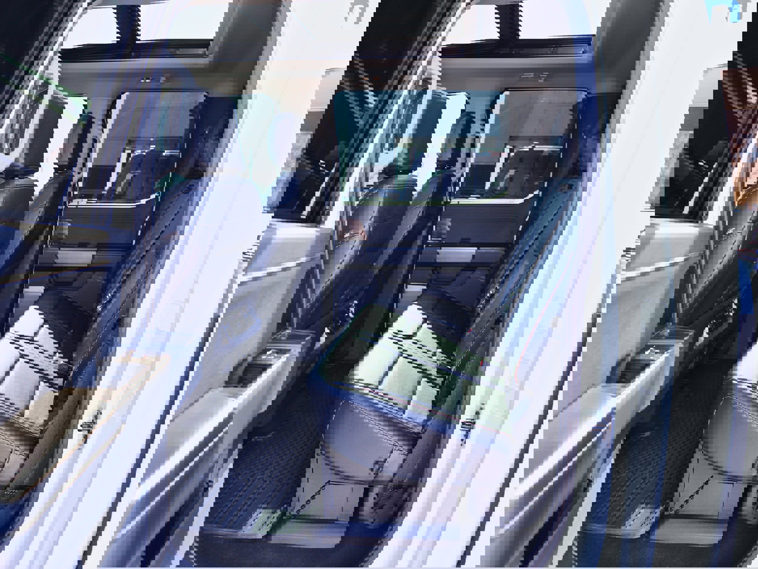 Used 2024 Ford F250 Lariat w/ Sport Appearance Package image 18